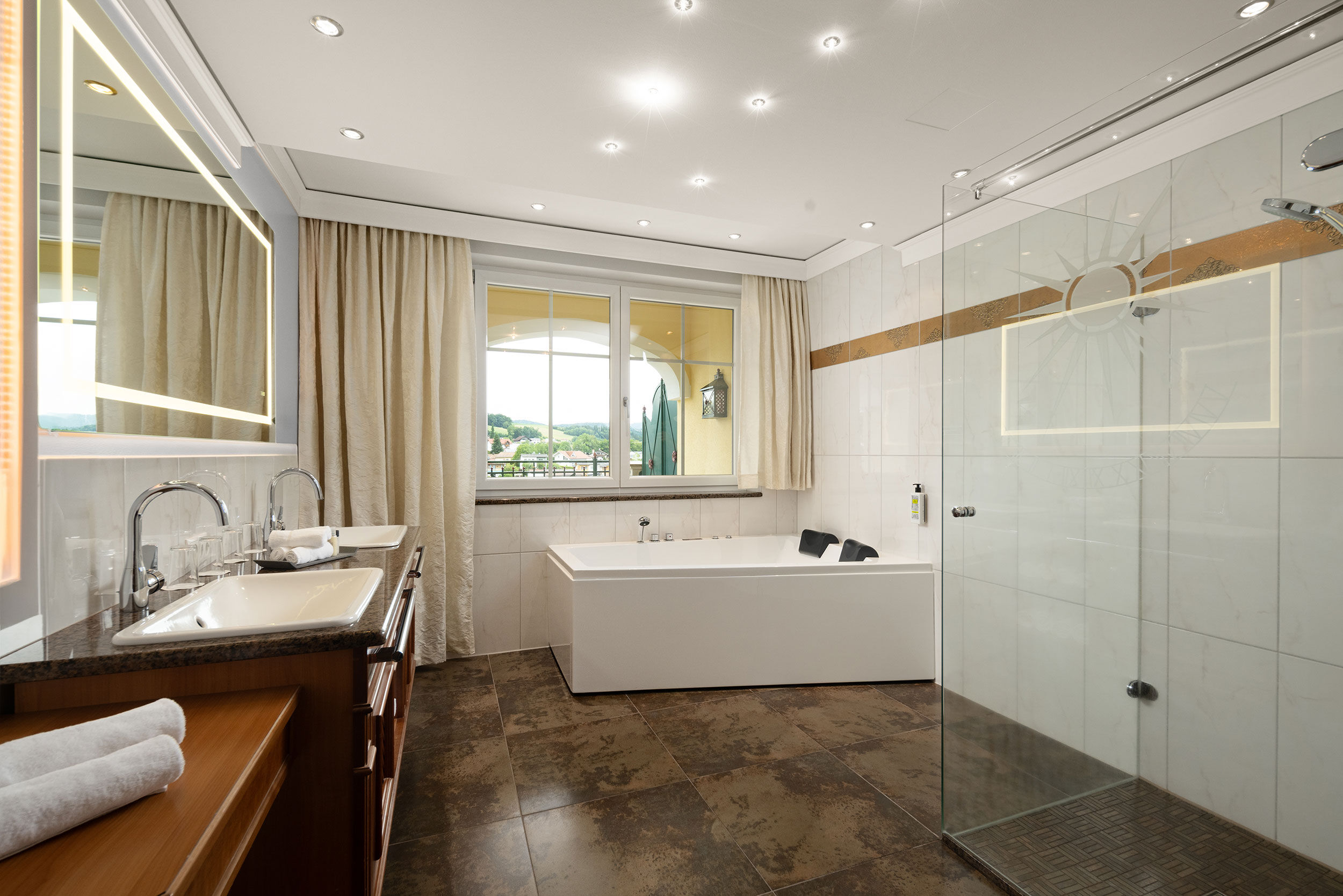 Schlössl-Suite - Badezimmer